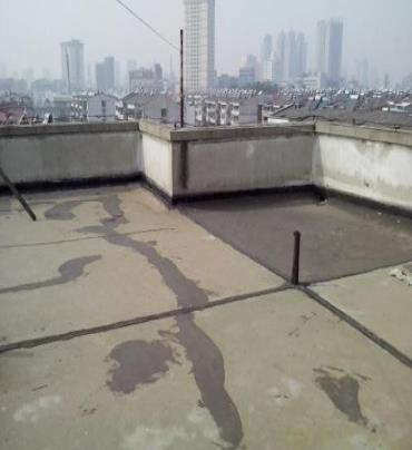 四平漏水维修 楼顶漏水是什么原因，楼顶漏水维修方法是什么?